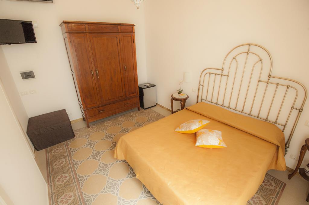 B&B Granelli Di Sale Τράπανι Δωμάτιο φωτογραφία